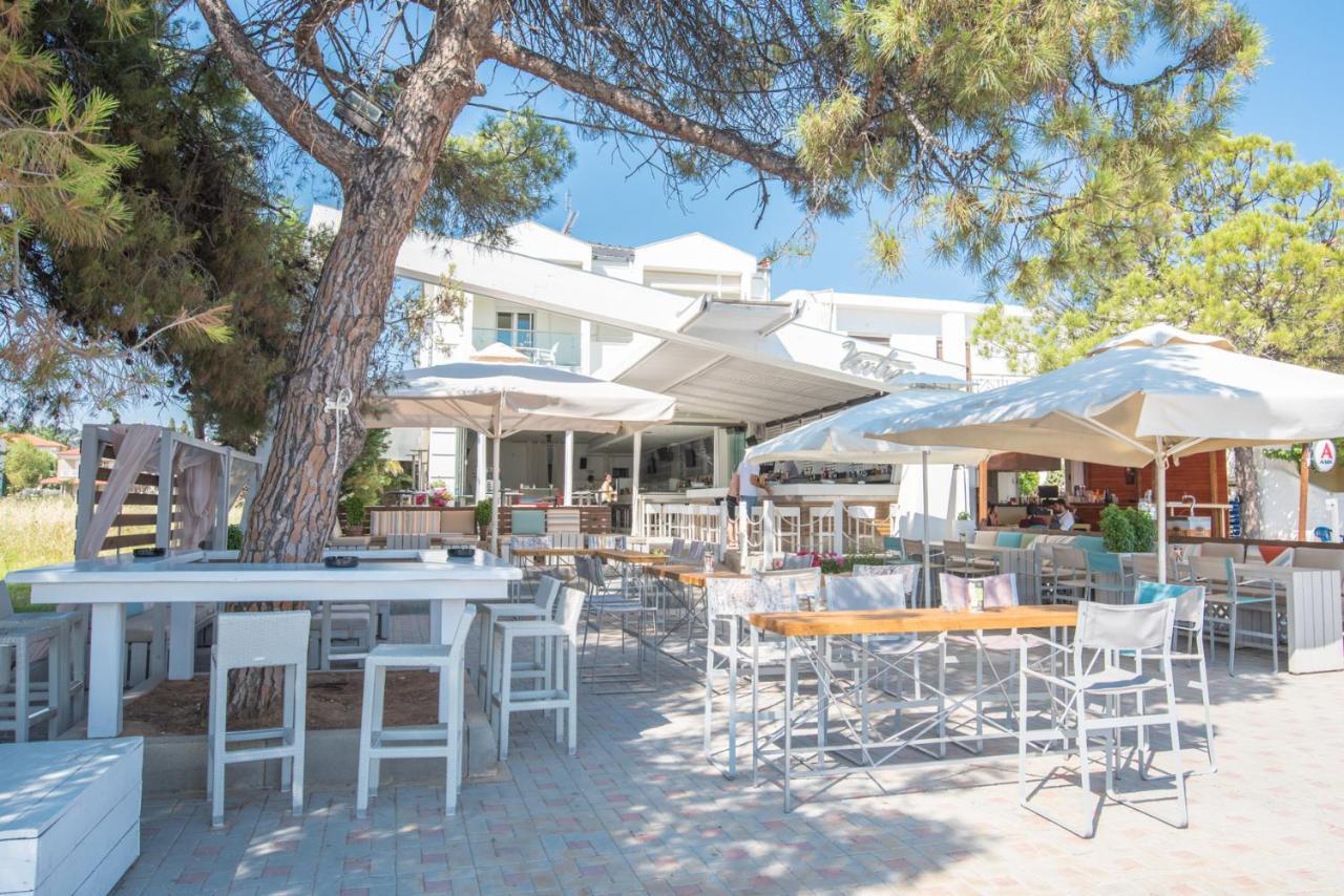 Vertigo Seaside Apartments Никити Екстериор снимка