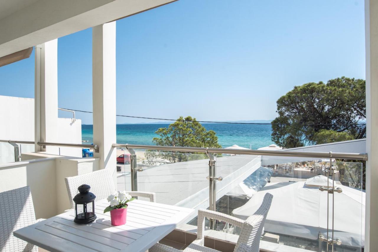 Vertigo Seaside Apartments Никити Екстериор снимка