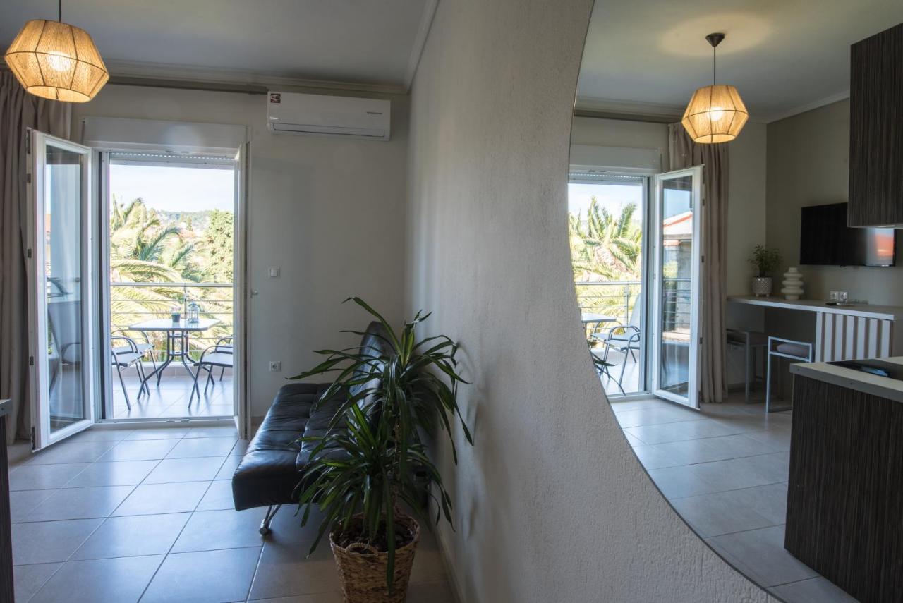 Vertigo Seaside Apartments Никити Екстериор снимка