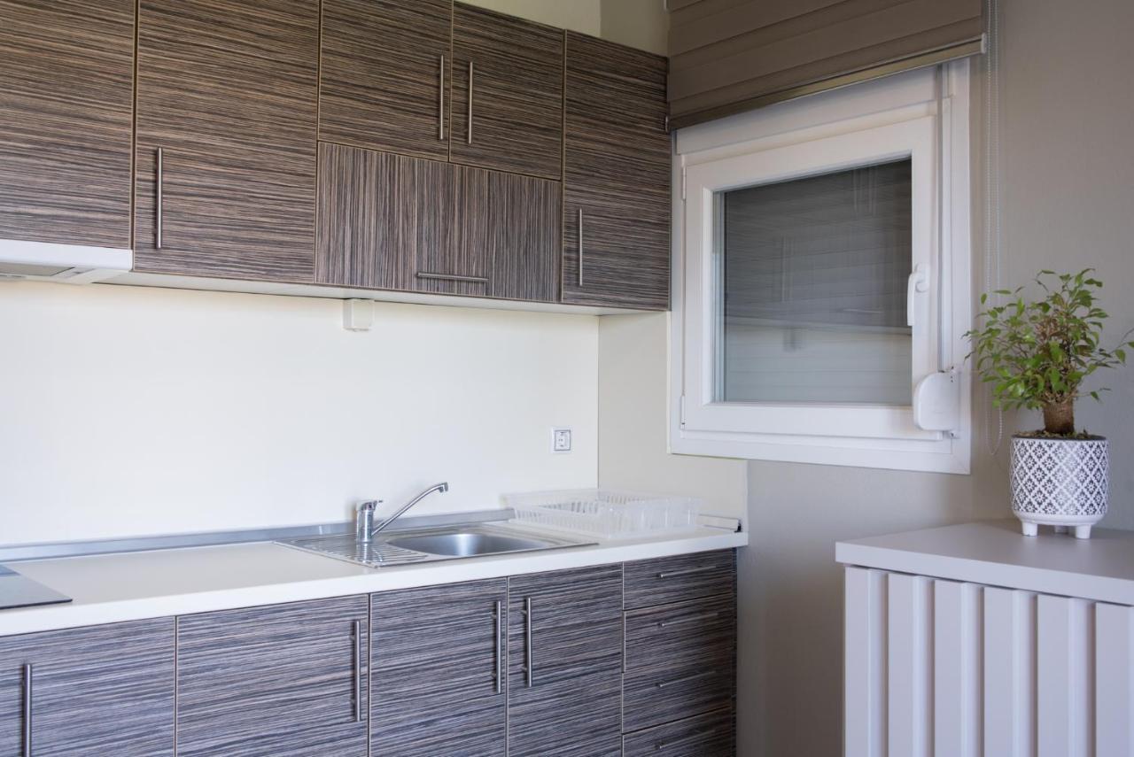 Vertigo Seaside Apartments Никити Екстериор снимка