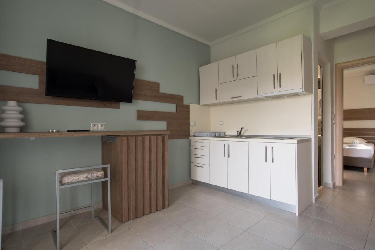 Vertigo Seaside Apartments Никити Екстериор снимка