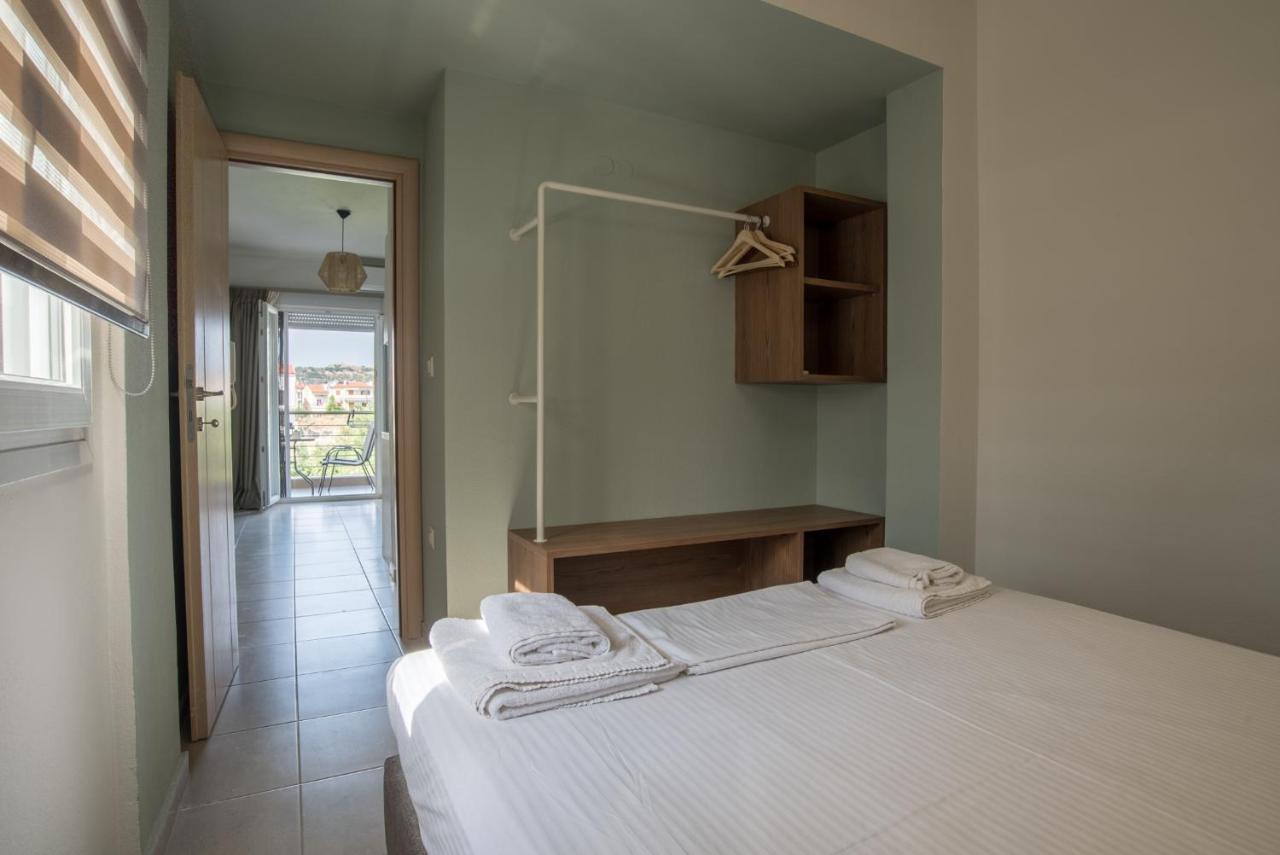 Vertigo Seaside Apartments Никити Екстериор снимка