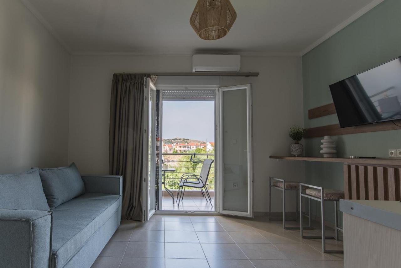 Vertigo Seaside Apartments Никити Екстериор снимка