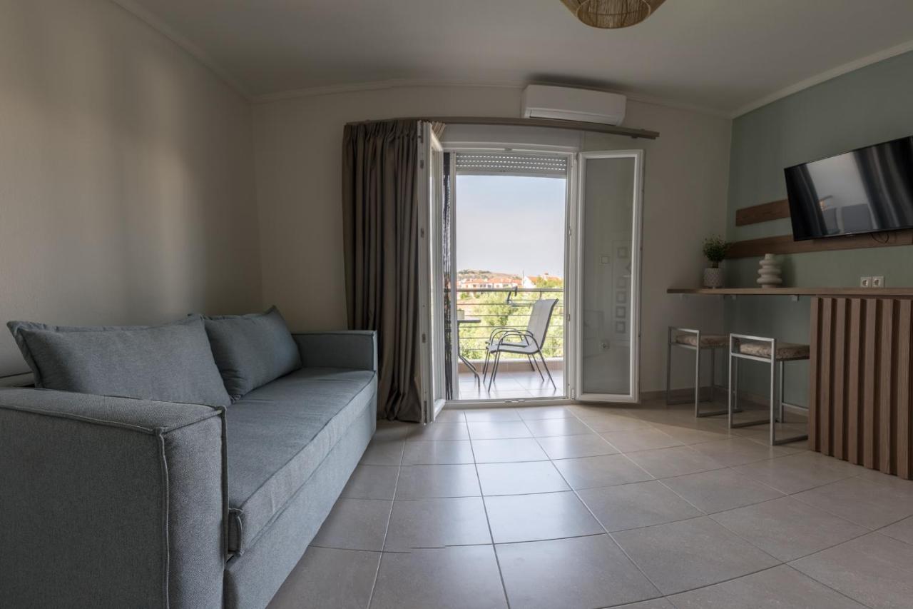Vertigo Seaside Apartments Никити Екстериор снимка