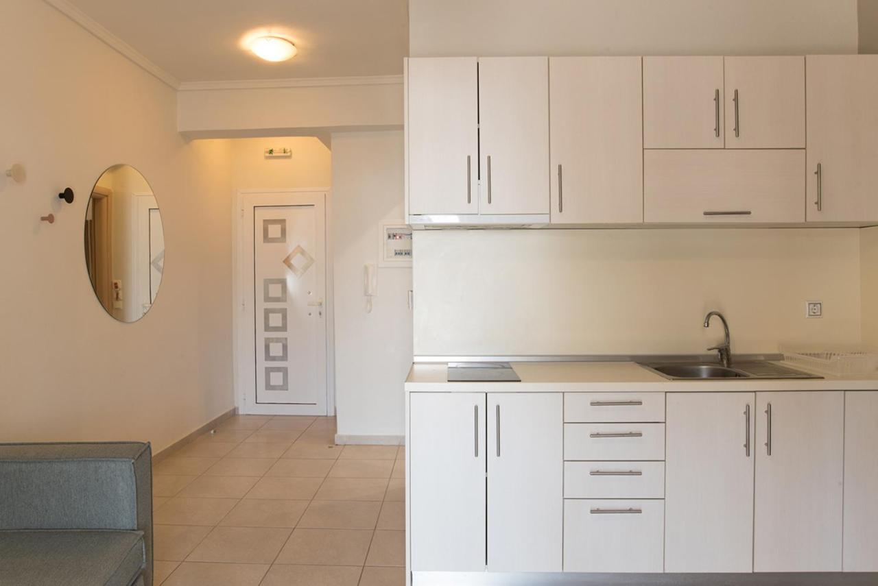 Vertigo Seaside Apartments Никити Екстериор снимка