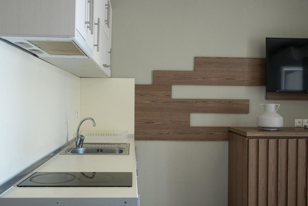 Vertigo Seaside Apartments Никити Екстериор снимка