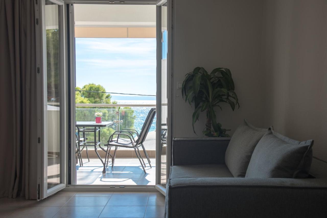 Vertigo Seaside Apartments Никити Екстериор снимка