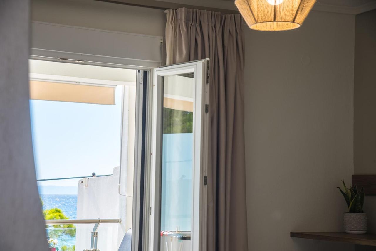 Vertigo Seaside Apartments Никити Екстериор снимка