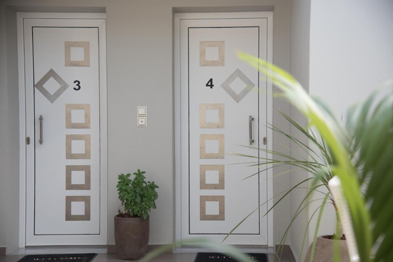 Vertigo Seaside Apartments Никити Екстериор снимка