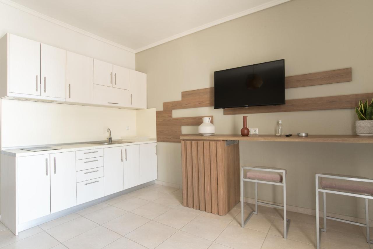 Vertigo Seaside Apartments Никити Екстериор снимка