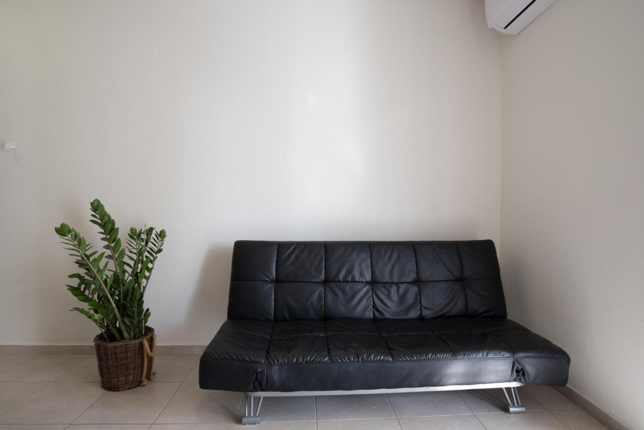 Vertigo Seaside Apartments Никити Екстериор снимка