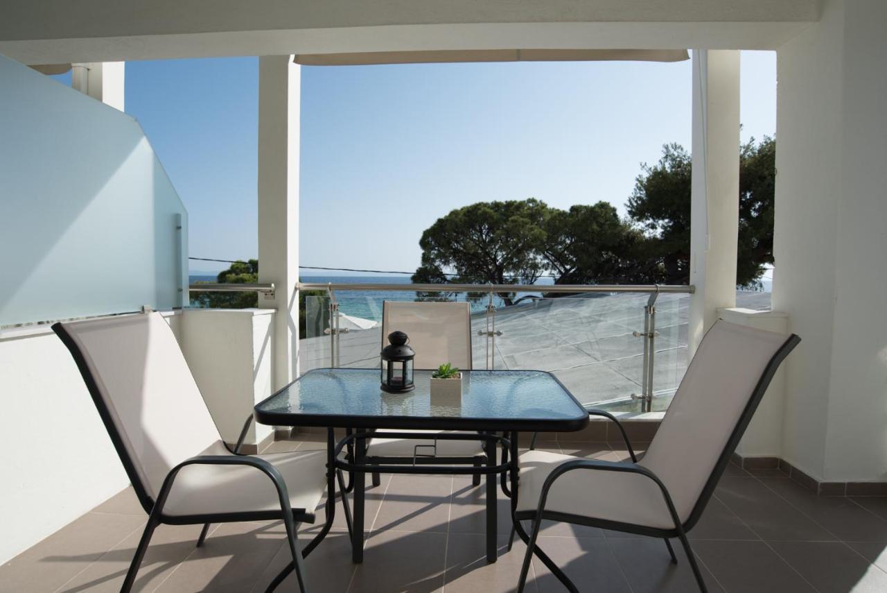 Vertigo Seaside Apartments Никити Екстериор снимка
