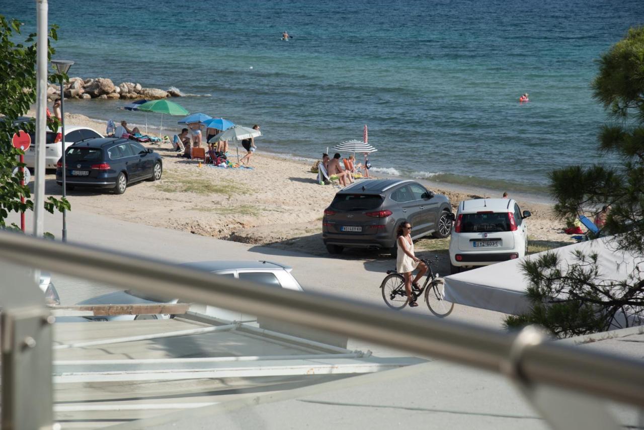 Vertigo Seaside Apartments Никити Екстериор снимка