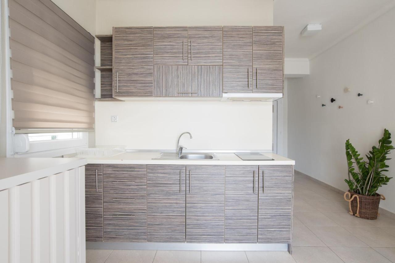 Vertigo Seaside Apartments Никити Екстериор снимка